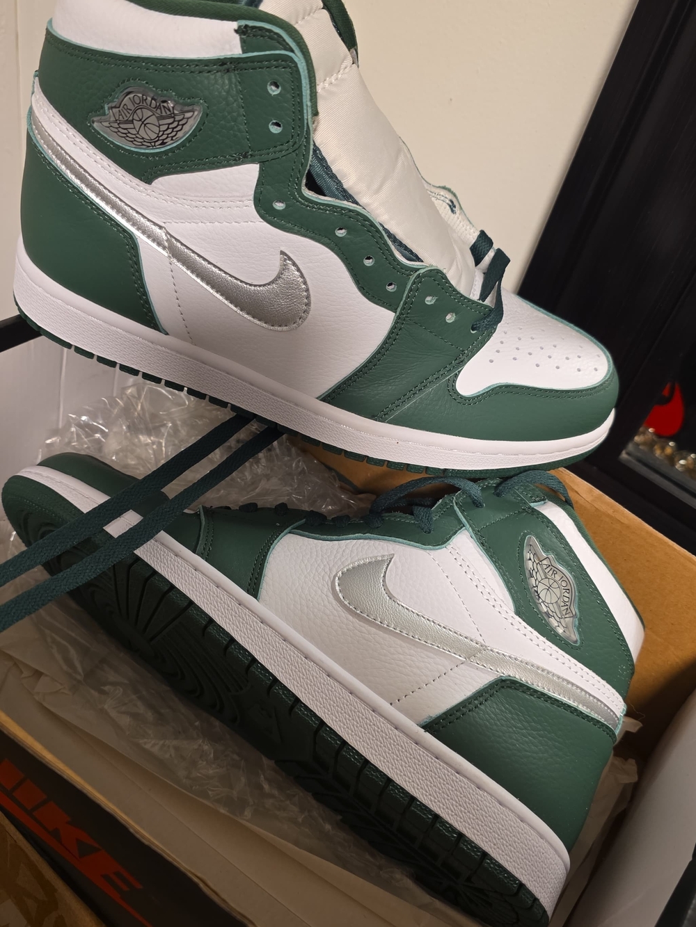 Nike Air Jordan 1 Mid - White, Forest Green & Silver